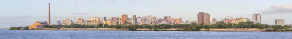 Gasometro ve Guaiba Gölü ile Panorama günbatımı, Porto Alegre adlı