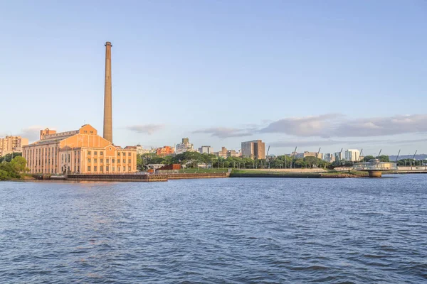 Gasometro och Guaiba sjön vid solnedgången, Porto Alegre — Stockfoto