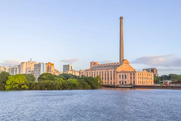 Gasometro och Guaiba sjön vid solnedgången, Porto Alegre — Stockfoto