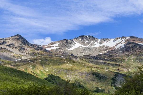 Montañas de nieve en Laguna Esmeralda — Foto de Stock