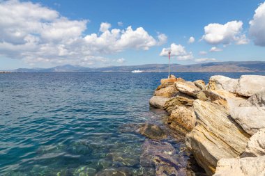Hydra Adası 'ndaki Kamini sahilinde bir iskele.