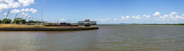 Panorama with Restaurant and lake at Guaiba shore — Stock Photo, Image