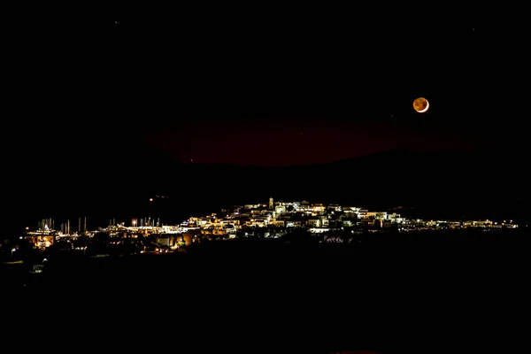 Sinar Malam Adams Dan Bulan Milos Yunani — Stok Foto