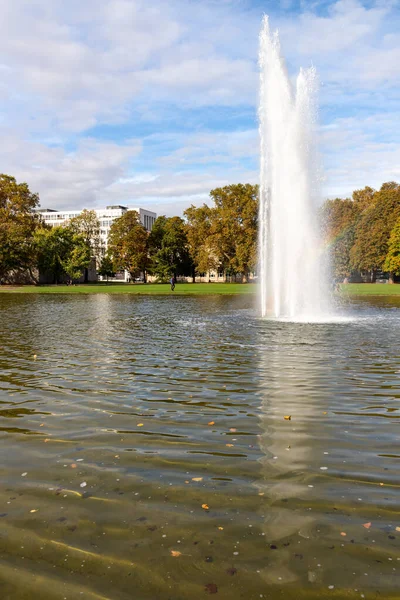 Fontana Lago Alberi Parco Eckensee Stoccarda Germania — Foto Stock