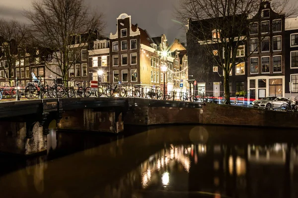 Luces Nocturnas Edificios Bicicletas Amsterdan Países Bajos — Foto de Stock