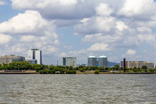 Guaiba Com Árvores Edifícios Porto Alegre Rio Grande Sul Brasil — Fotografia de Stock