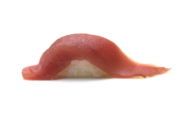 白い背景で隔離のまぐろ寿司 — ストック写真
