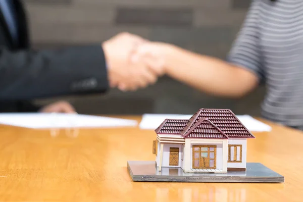 은행 주택 구입 대출 승인. 부동산 개념 — 스톡 사진