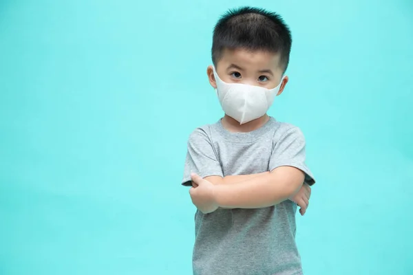 Anak Laki Laki Asia Mengenakan Masker Wajah Pelindung Untuk Penyakit — Stok Foto