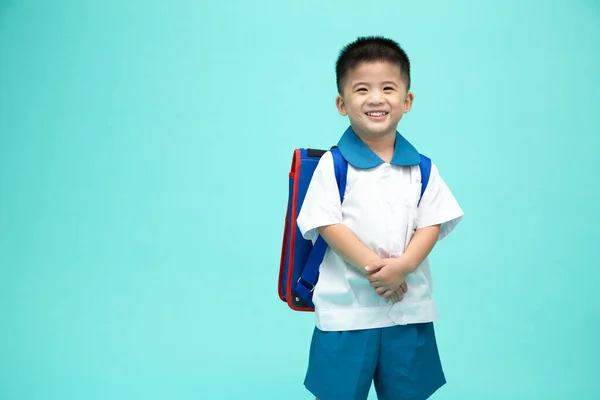 Alegre Sorrindo Asiático Pequeno Menino Escola Uniforme Com Mochila Ter — Fotografia de Stock