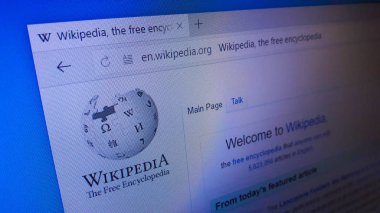 Minsk, Beyaz Rusya - 25 Nisan 2018: Wikipedia, kimse-ebilmek yayına hazırlamak belgili tanımlık özgür ansiklopedi için resmi web sitesi ana sayfası.