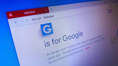 Minsk, Beyaz Rusya - 25 Nisan 2018: Birkaç eski Google bağlı, Google ana şirket ve alfabe Inc. için resmi web sitesi ana sayfası.