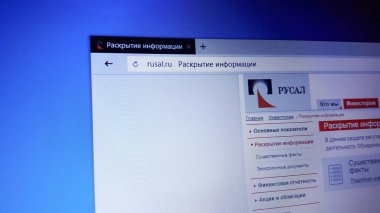 Minsk, Beyaz Rusya - 17 Nisan 2018: Birleşik şirket Rusal (Uc Rusal), dünyanın ikinci en büyük alüminyum şirketi tarafından birincil üretim çıktısı için resmi web sitesi ana sayfası