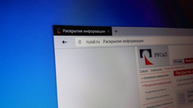 Minsk, Beyaz Rusya - 17 Nisan 2018: Birleşik şirket Rusal (Uc Rusal), dünyanın ikinci en büyük alüminyum şirketi tarafından birincil üretim çıktısı için resmi web sitesi ana sayfası