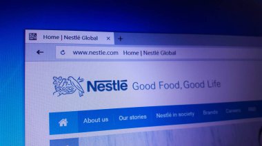 Minsk, Beyaz Rusya - 17 Nisan 2018: Nestle, bir İsviçre Uluslararası yiyecek ve içecek şirketi için resmi web sitesi ana sayfası
