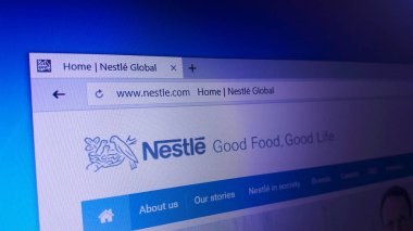 Minsk, Beyaz Rusya - 17 Nisan 2018: Nestle, bir İsviçre Uluslararası yiyecek ve içecek şirketi için resmi web sitesi ana sayfası