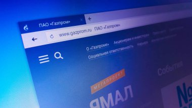 Minsk, Beyaz Rusya - 17 Nisan 2018: Genel anonim şirketi Gazprom, büyük bir Rus şirketi için resmi web sitesi ana sayfası