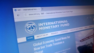 Minsk, Beyaz Rusya - 18 Nisan 2018: Uluslararası Para Fonu (IMF), uluslararası bir organizasyon için resmi web sitesi ana sayfası