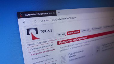 Minsk, Beyaz Rusya - 19 Nisan 2018: Birleşik şirket Rusal (Uc Rusal), dünyanın ikinci en büyük alüminyum şirketi tarafından birincil üretim çıktısı için resmi web sitesi ana sayfası