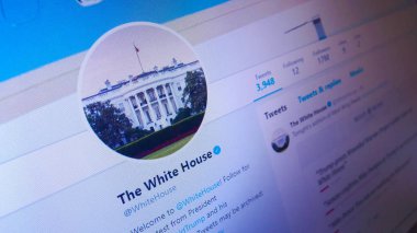 Minsk, Beyaz Rusya - 27 Nisan 2018: Beyaz Saray, resmi bir ikametgâh tahsisi ve Amerika Birleşik Devletleri Başkanı'nın çalışma alanı için resmi twitter sayfası.