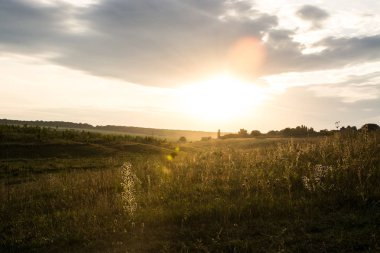 Akşam yaz kırsal manzara
