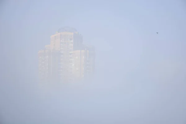 Panorama Foggy Multi Storey Huis — Stockfoto