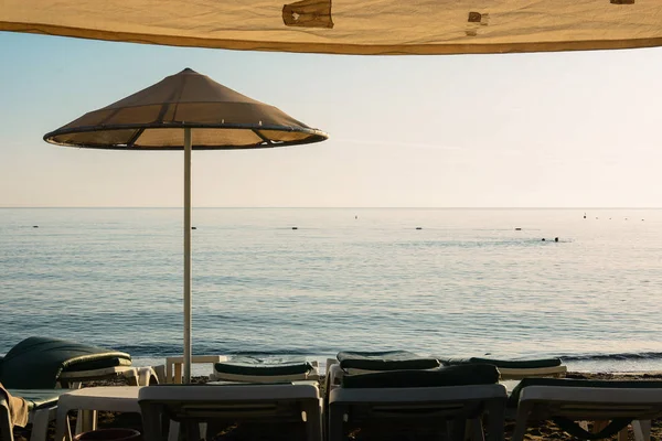 Deniz Manzaralı Resort Beach Teki Şezlonglar Antalya Türkiye Dinlenme 2019 — Stok fotoğraf