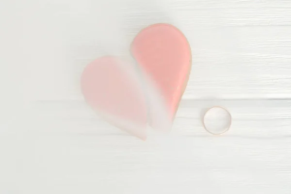Broken Heart Wedding Ring — 图库照片