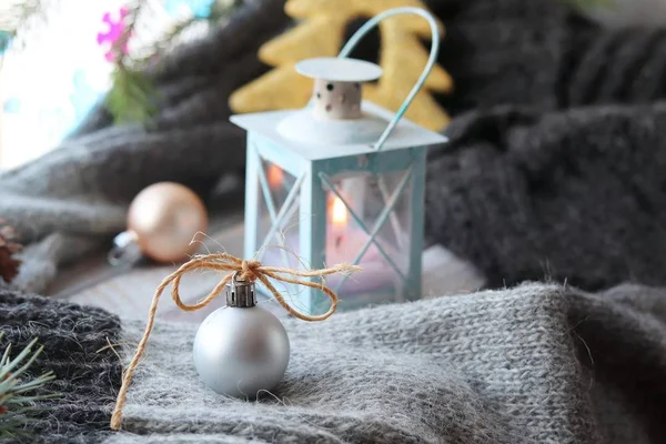 Décor Noël Branche Épinette Boules Plaid Laine Lanterne Avec Une — Photo