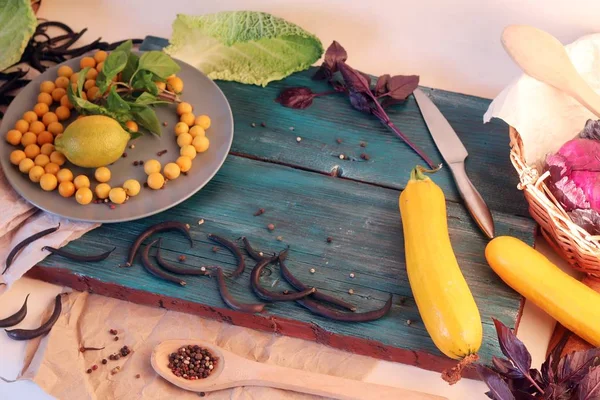 Verduras Frescas Frutas Especias Una Mesa Madera Cocinar Alimentos Saludables — Foto de Stock