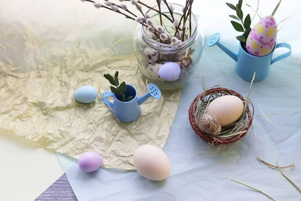 Osterdekoration Eier Weidenzweige Auf Fensterhintergrund — Stockfoto