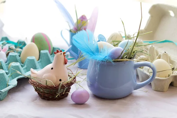Пасхальная Игрушка Курица Яйца Подоконнике Весна Праздничный Домашний Декор — стоковое фото