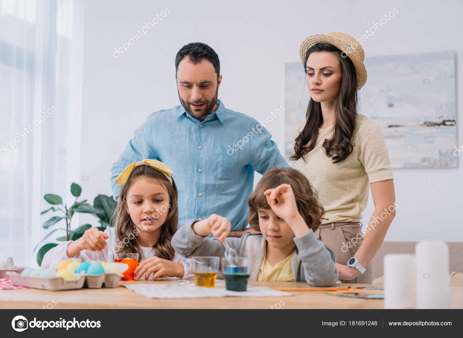 Oeufs Jeune Peinture Familiale Pour Les Vacances Pâques Maison