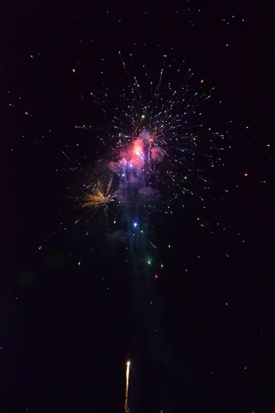 Feier Mit Feuerwerk Der Nacht — Stockfoto