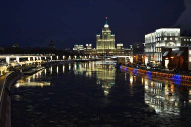 Moskova'da akşam ışıklar