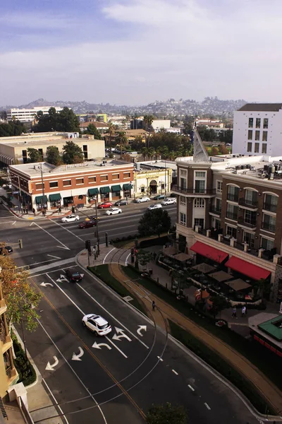 洛杉矶 加利福尼亚 乌萨州 2019年11月14日 洛杉矶格林代尔中心 从上往下的车道交叉口 一个娱乐和休闲的地方 绿色中心 美国品牌 — 图库照片
