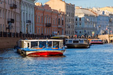 Neva Nehri nehir tramvay