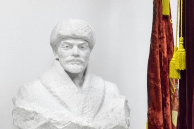 Mermer eski Sovyet Lenin büstü