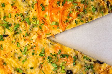 Kesilmiş bir parça pizza