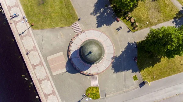 Rotunda Nın Çatısı Kaldırımlar Göl Kenarındaki Park Alanı Hava Manzarası — Stok fotoğraf