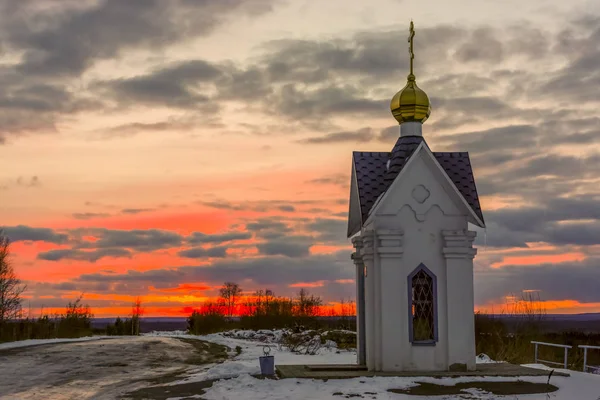 Православна Каплиця Містом Взимку Красивий Зимовий Захід Сонця — стокове фото