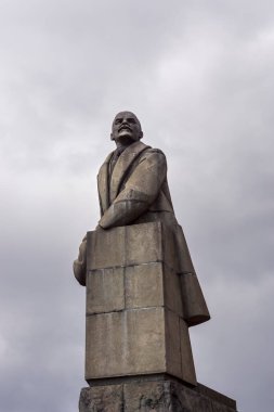 Dünya proletaryası lideri Vladimir Lenin 'in Karelia, Petrozavodsk' taki granit anıtı
