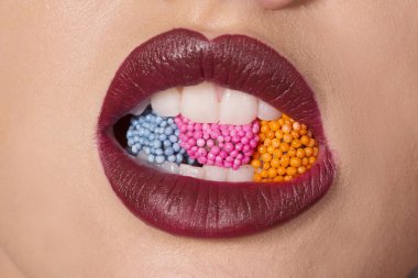 Şeker yemek davranır