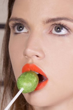 Şeker ve dudakları sevinç