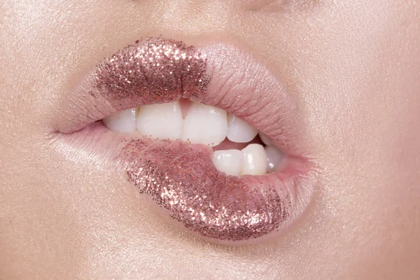 Lèvres rouges à lèvres sexy — Photo