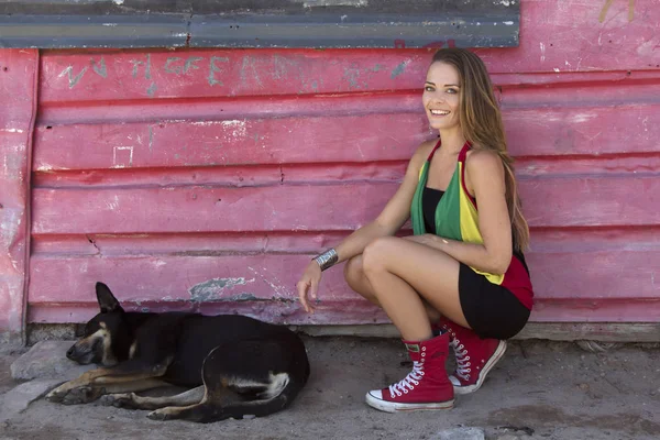 Hanging out with the street pets — Stock Photo, Image