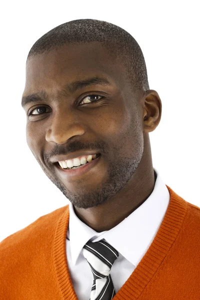 Retrato de un hombre de negocios africano sonriente en un estudio weari — Foto de Stock