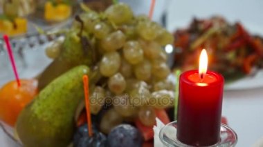 meyve tabağı ve mumları, canaps