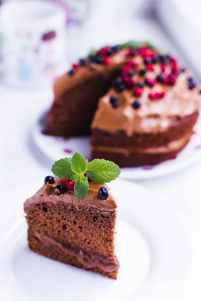 Шоколадный Торт Ягодами — стоковое фото