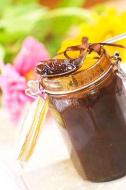 Reçel şeftali ve kakao ile